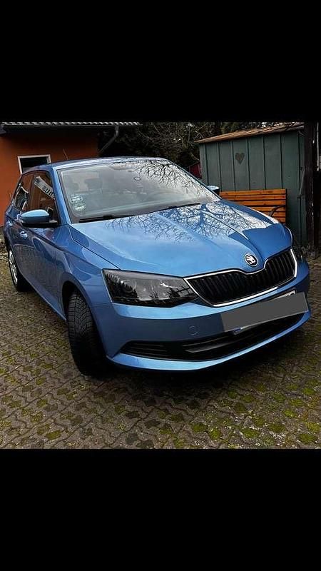 Blau Gebraucht 2016 Skoda Fabia Cool Edition Kleinwagen | 8.000 € (Fairer Preis) - Bild 1/4