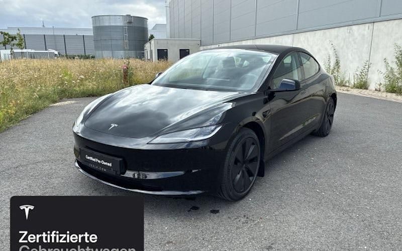 Schwarz Gebraucht 2023 Tesla Model 3 Limousine | 37.900 € - Bild 1/4