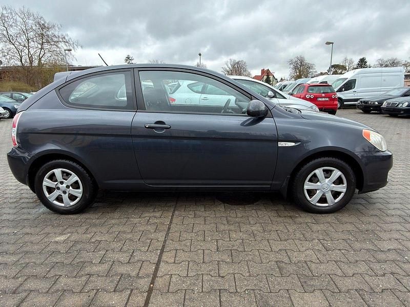 Gebraucht Hyundai Accent 97 PS (71 kW) 2007 Grau Kleinwagen