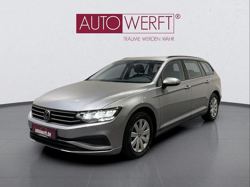 Gebraucht VW Passat 150 PS (110 kW) 2022 Silber Kombi