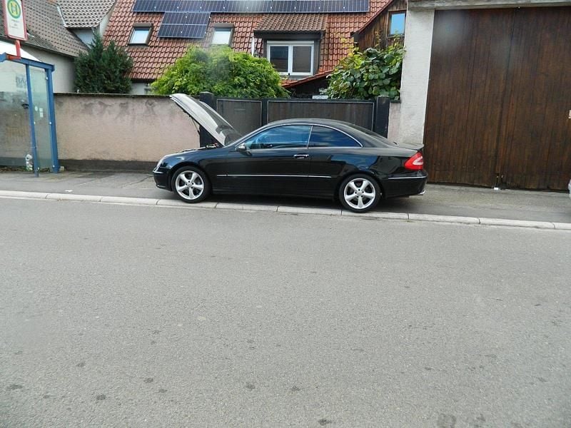 Gebraucht Mercedes CLK500 306 PS (225 kW) 2004 Coupé