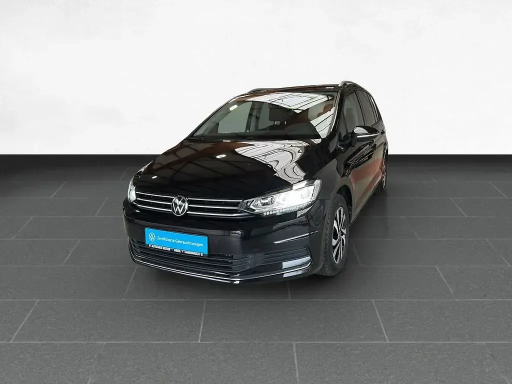 Gebraucht VW Touran Active 150 PS (110 kW) 2023 Schwarz Van / Kleinbus