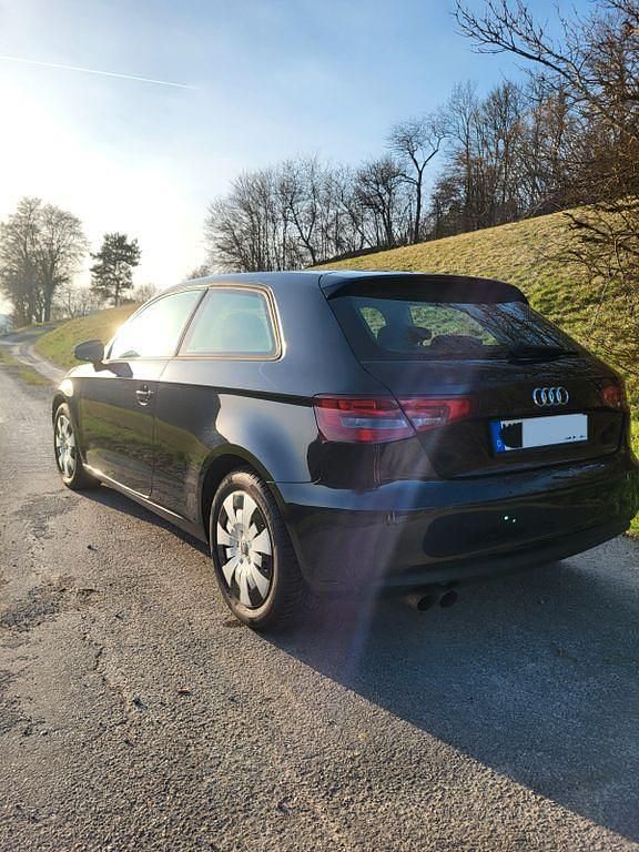 Gebraucht Audi A3 Attraction 122 PS (89 kW) 2014 Schwarz Limousine