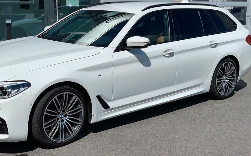 Gebraucht BMW 520 M Sport 190 PS (139 kW) 2017 Weiß Kombi