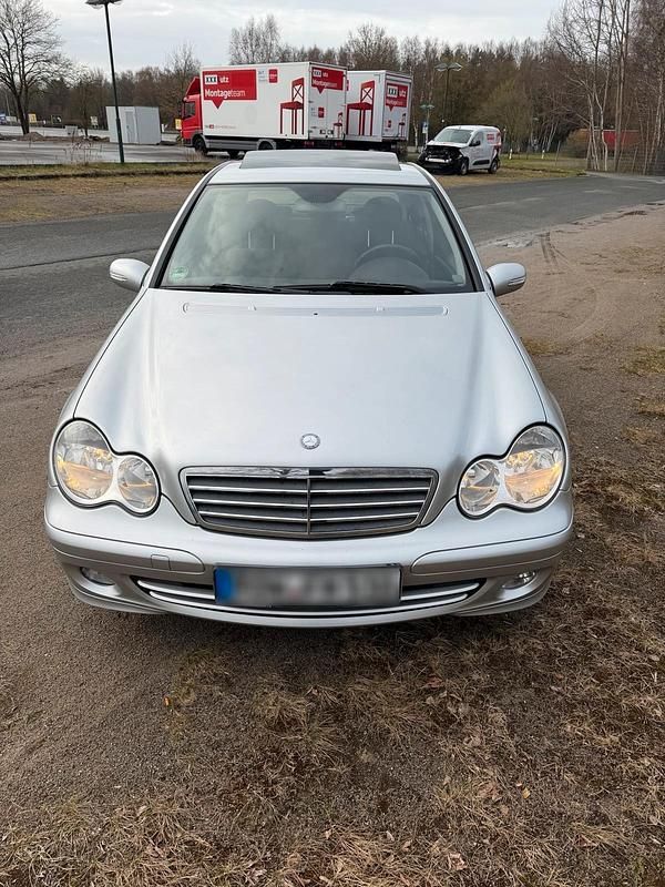 Gebraucht Mercedes C200 163 PS (119 kW) 2004 Limousine
