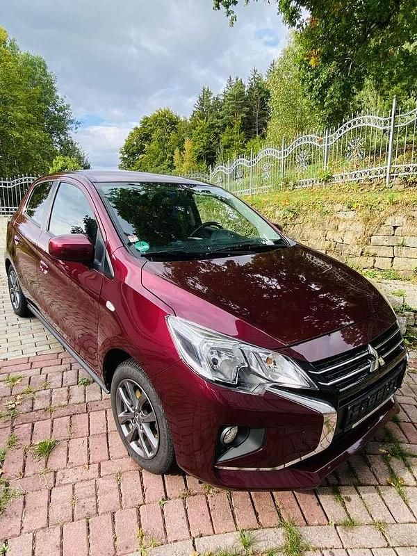 Rot Gebraucht 2021 Mitsubishi Space Star Limousine | 12.500 € (Fairer Preis) - Bild 1/4