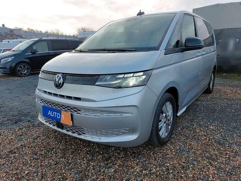 Reflexsilber Gebraucht 2023 VW Multivan Van | 38.990 € (Superpreis) - Bild 1/4