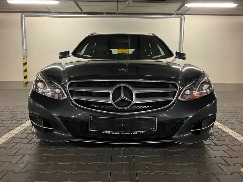 Gebraucht Mercedes E200 Avantgarde 136 PS (100 kW) 2015 Grau Limousine
