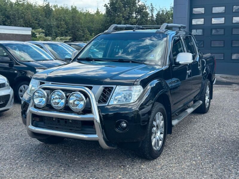 Schwarz Gebraucht 2014 Nissan Navara Abholung | 17.450 € (Etwas zu teuer) - Bild 1/4