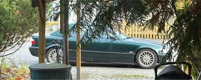 Grün Gebraucht 1998 BMW 318 Cabriolet Cabrio | 6.500 € (Fairer Preis) - Bild 1/3