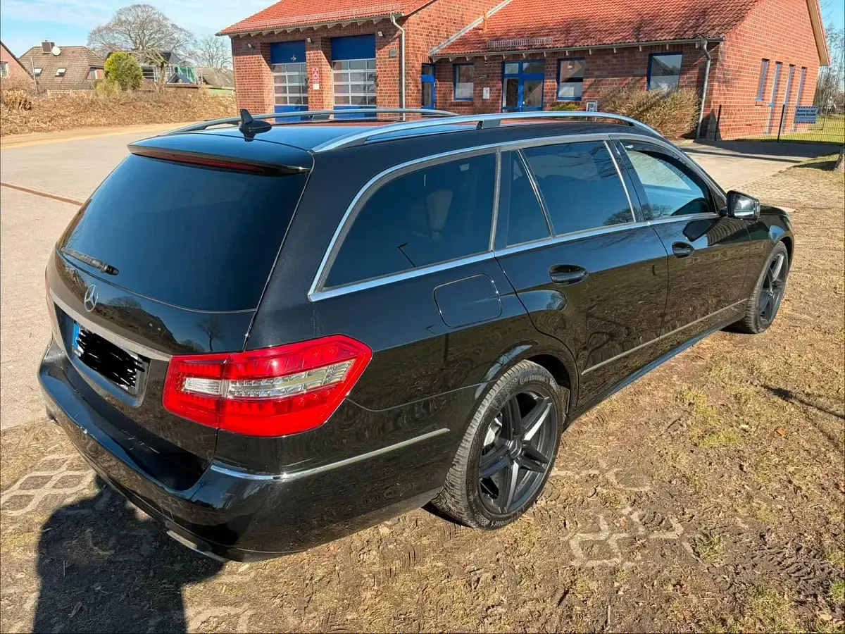 Gebraucht Mercedes E350 265 PS (194 kW) 2011 Schwarz Kombi