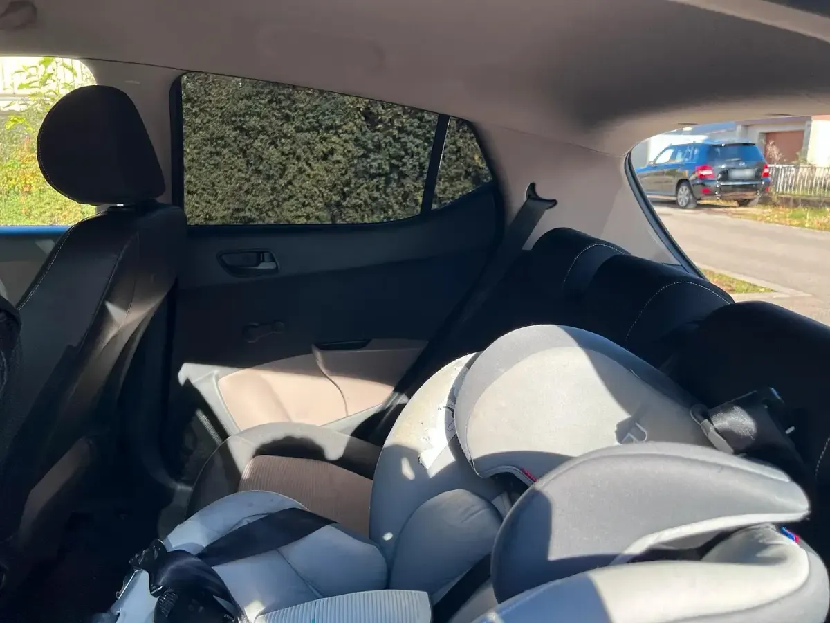 Gebraucht Hyundai i10 Edition 67 PS (49 kW) 2014 Schwarz Kleinwagen