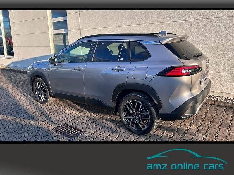 Neu Toyota Corolla Cross 179 PS (131 kW) 2025 Silber SUV