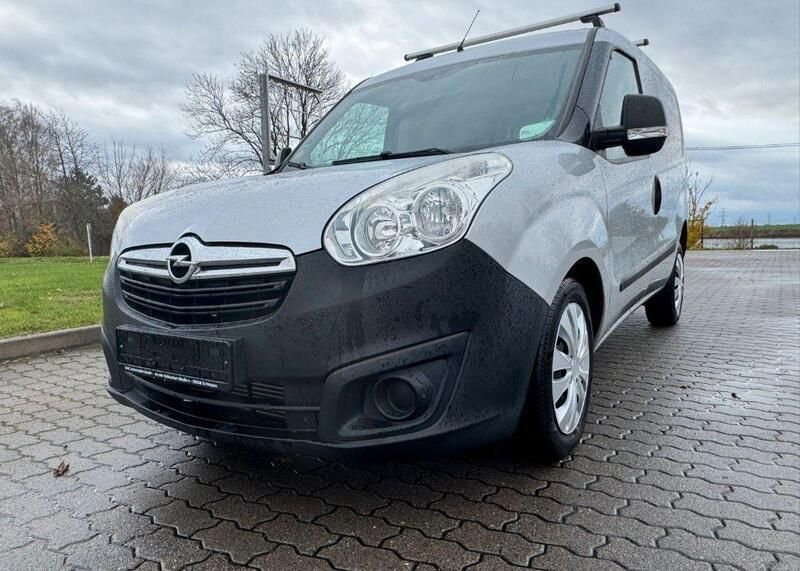 Silber Gebraucht 2016 Opel Combo Van / Kleinbus | 6.999 € (Guter Preis) - Bild 1/4