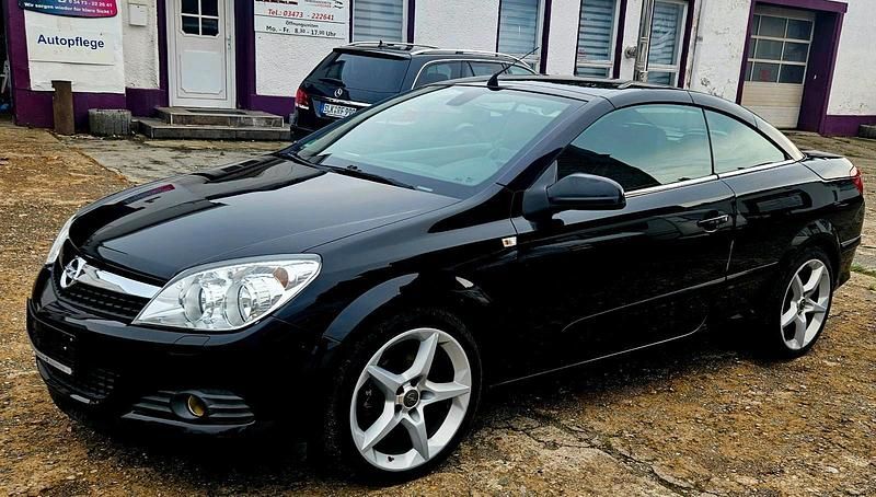 Schwarz Gebraucht 2008 Opel Astra Cabriolet Cabrio | 2.990 € (Fairer Preis) - Bild 1/4