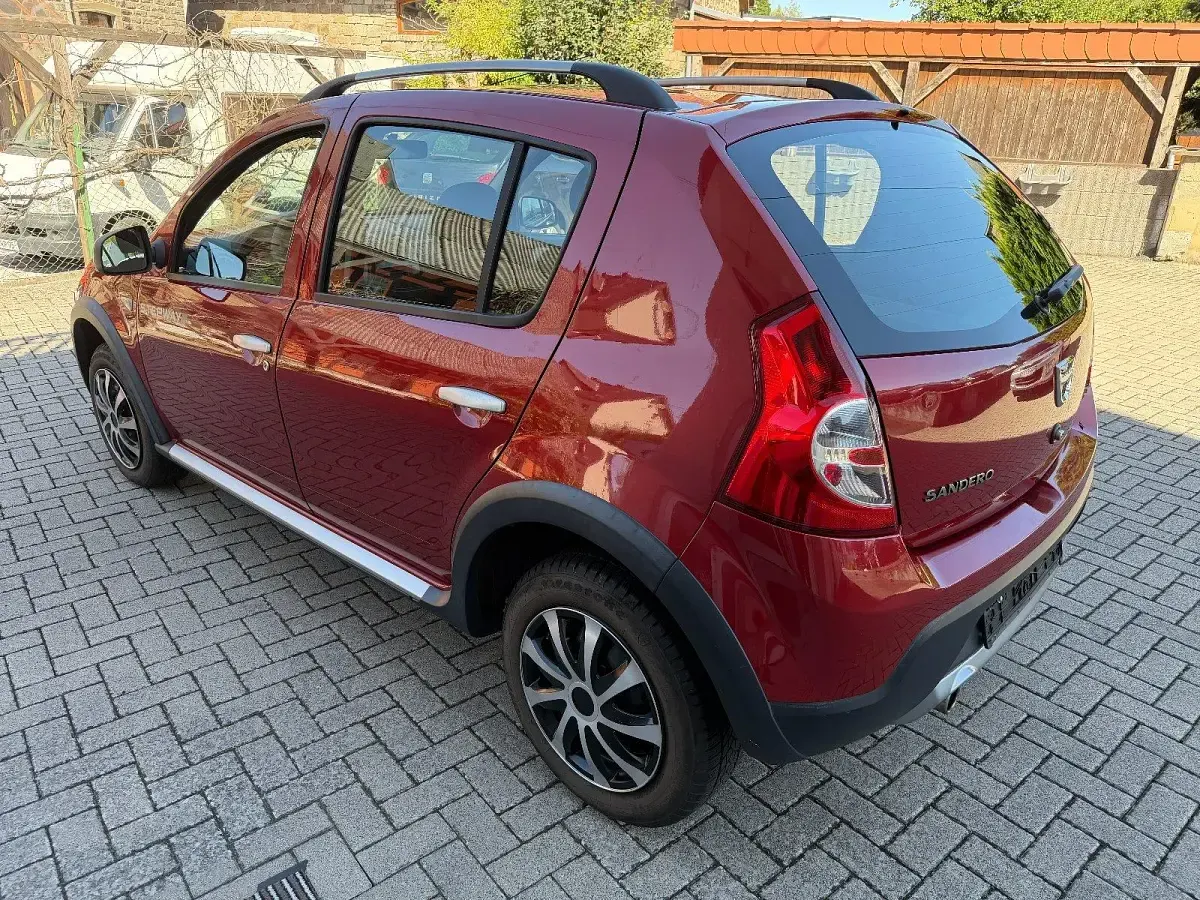 Gebraucht Dacia Sandero Stepway 84 PS (61 kW) 2012 Rot Limousine