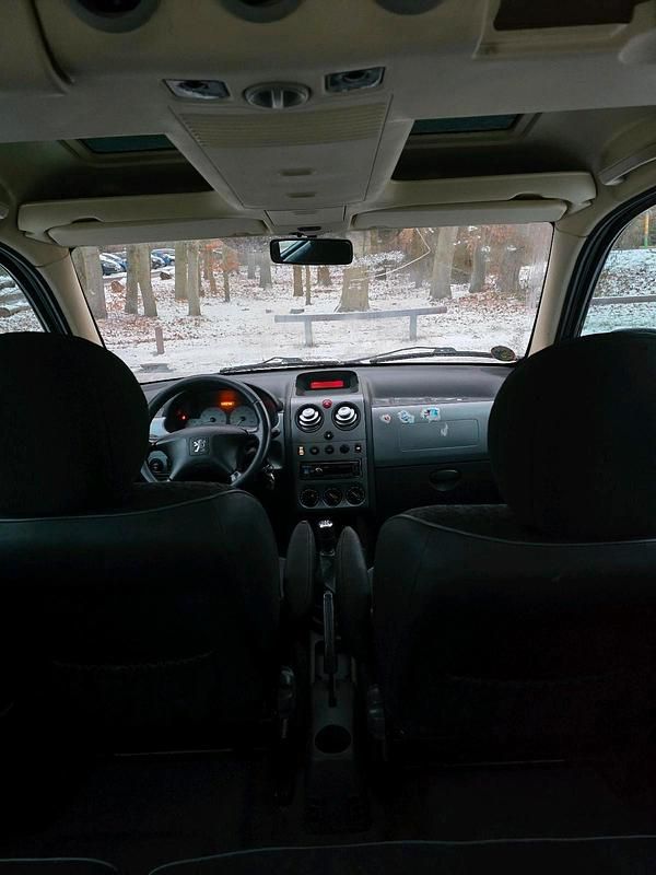 Gebraucht Peugeot Partner 90 PS (66 kW) 2005 Silber Van / Kleinbus