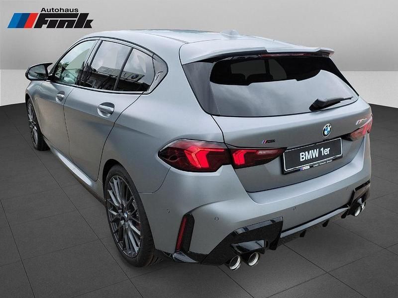 Neu BMW M135 Shadowline 300 PS (220 kW) 2025 Bmw individual frozen pure gre Kleinwagen