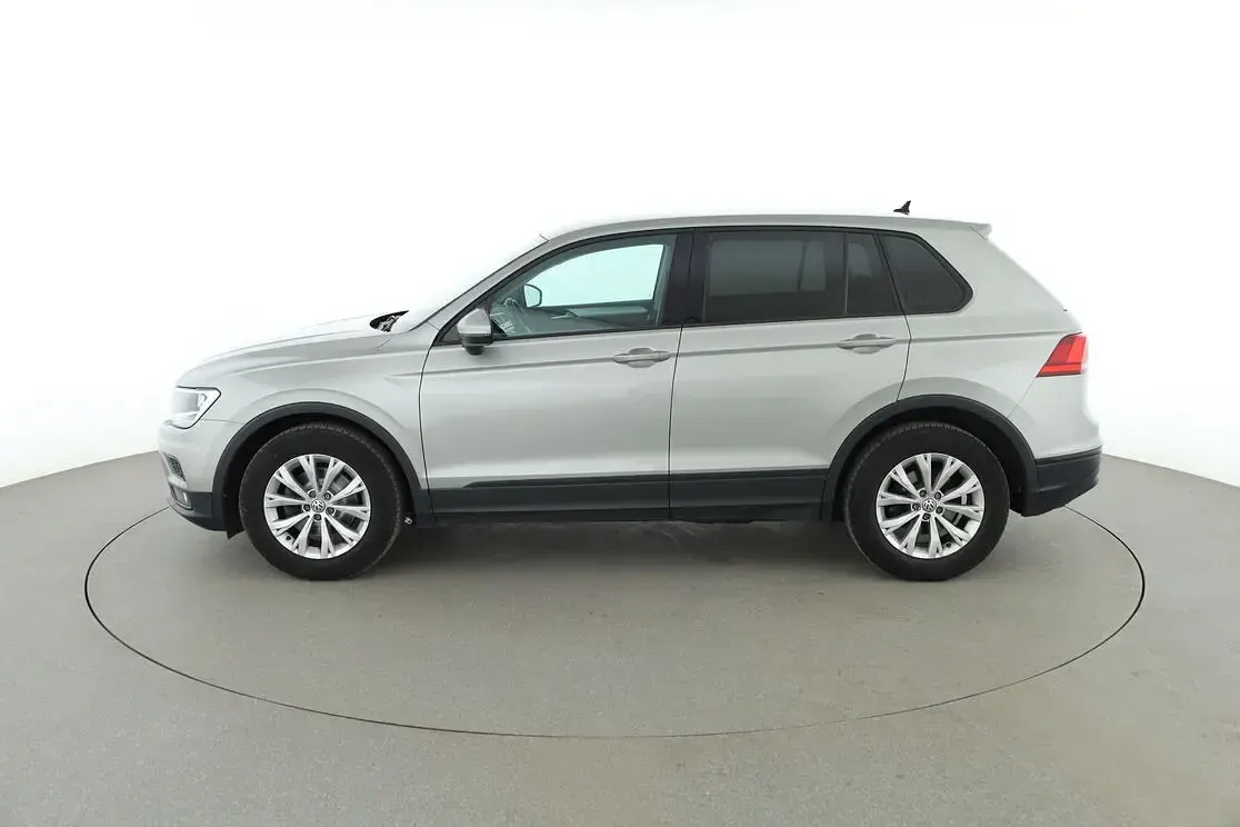 Gebraucht VW Tiguan Trendline 131 PS (96 kW) 2019 Grau SUV