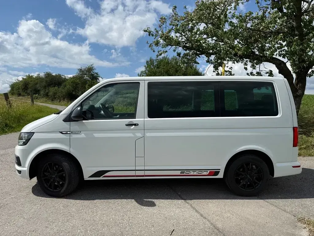 Gebraucht VW Multivan Trendline 150 PS (110 kW) 2017 Weiß Van / Kleinbus