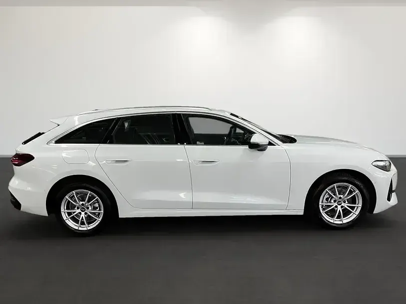 Gebraucht Audi A5 Sport 204 PS (150 kW) 2025 Gletscherweiß metallic Kombi