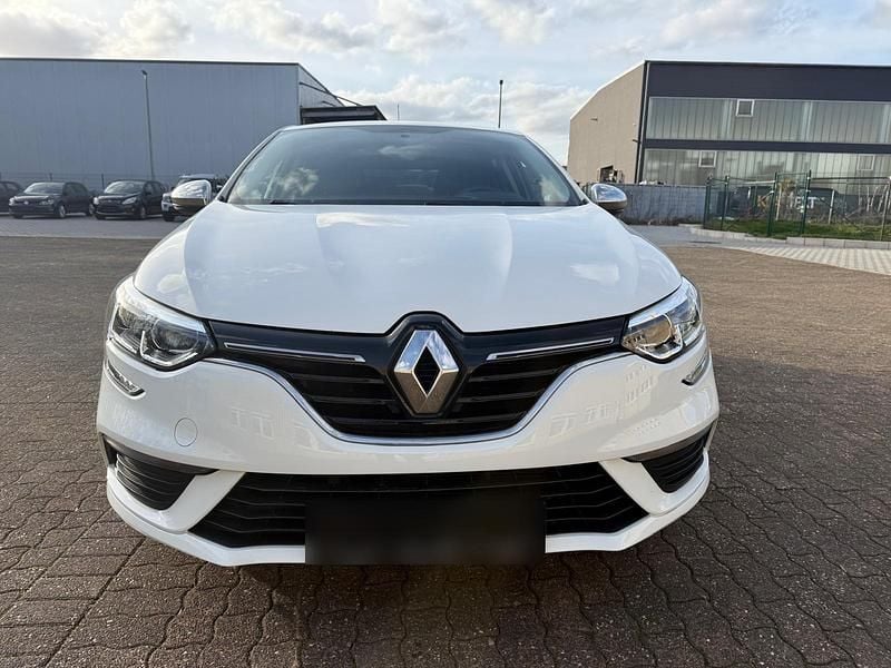 Gebraucht Renault Mégane IV 116 PS (85 kW) 2019 Weiß Limousine