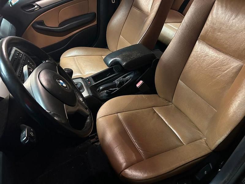 Gebraucht BMW 318 143 PS (105 kW) 2005 Schwarz Kombi