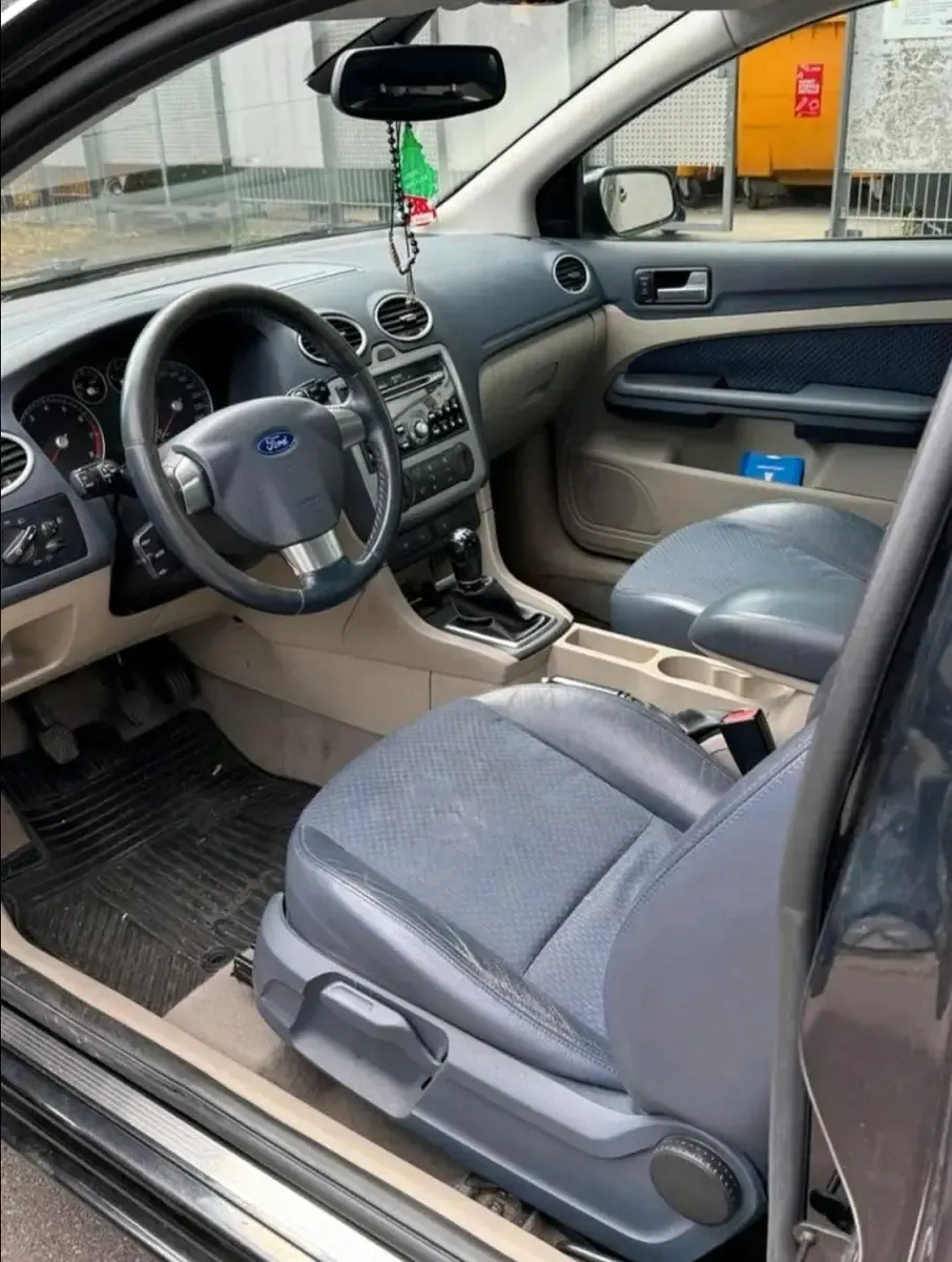 Gebraucht Ford Focus 116 PS (85 kW) 2005 Schwarz Kleinwagen