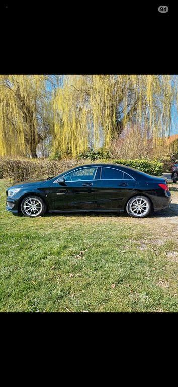 Schwarz Gebraucht 2015 Mercedes CLA180 AMG line Limousine | 16.499 € (Etwas zu teuer) - Bild 1/4