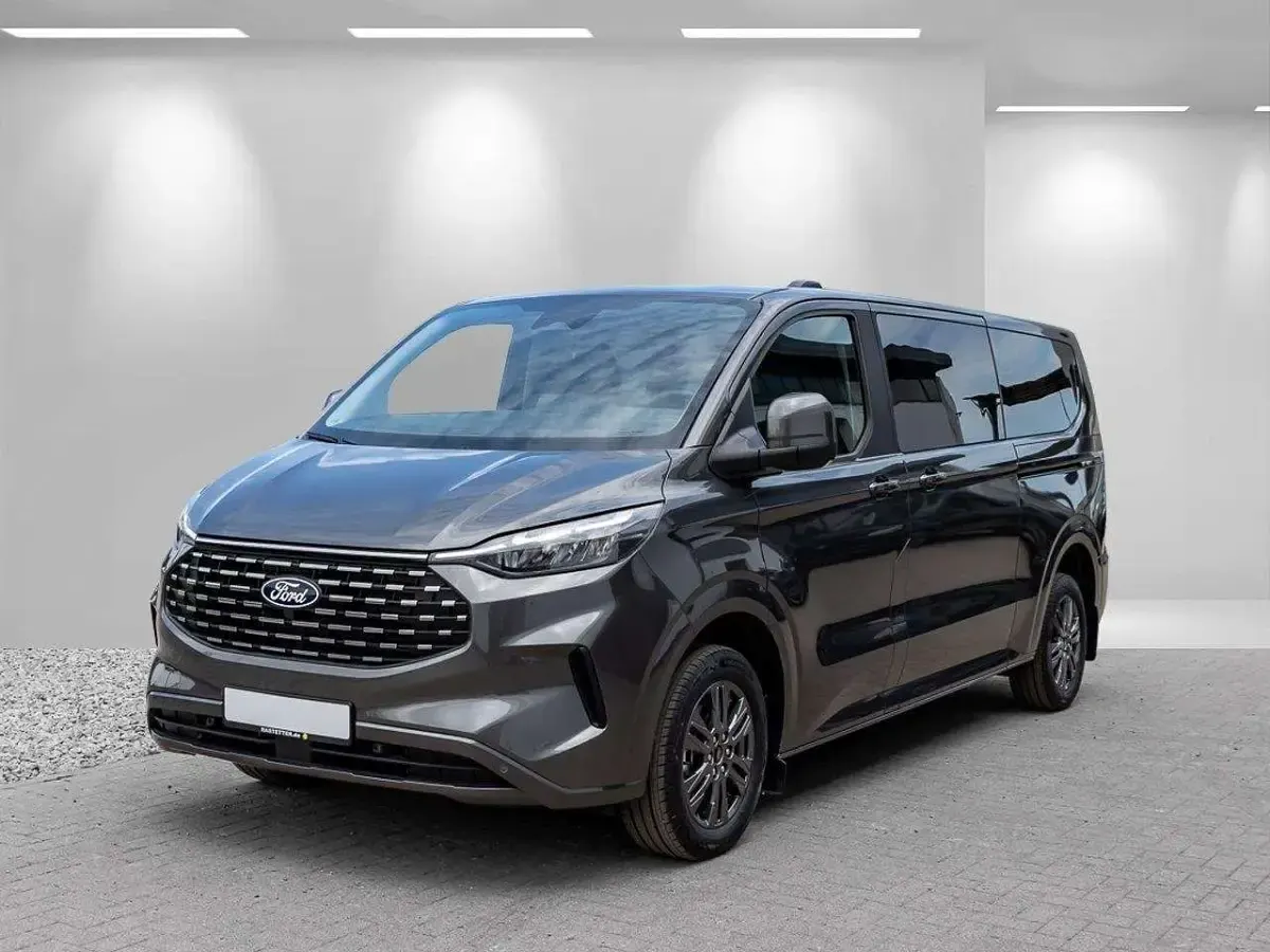 Neu Ford Tourneo Titanium 150 PS (110 kW) 2025 Agate black Van / Kleinbus