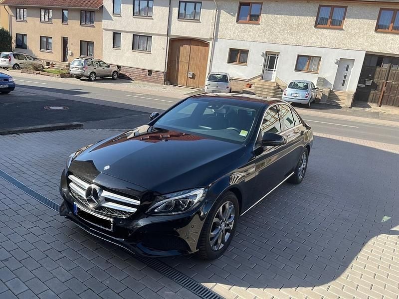 Schwarz Gebraucht 2016 Mercedes C180 Limousine | 15.500 € (Guter Preis) - Bild 1/4