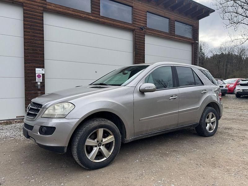 Gebraucht Mercedes ML280 190 PS (139 kW) 2006 Silber SUV