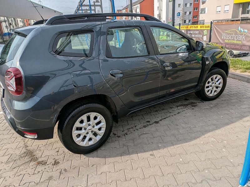 Second-hand Dacia Duster 100 CP (73 kW) 2024 Gri SUV