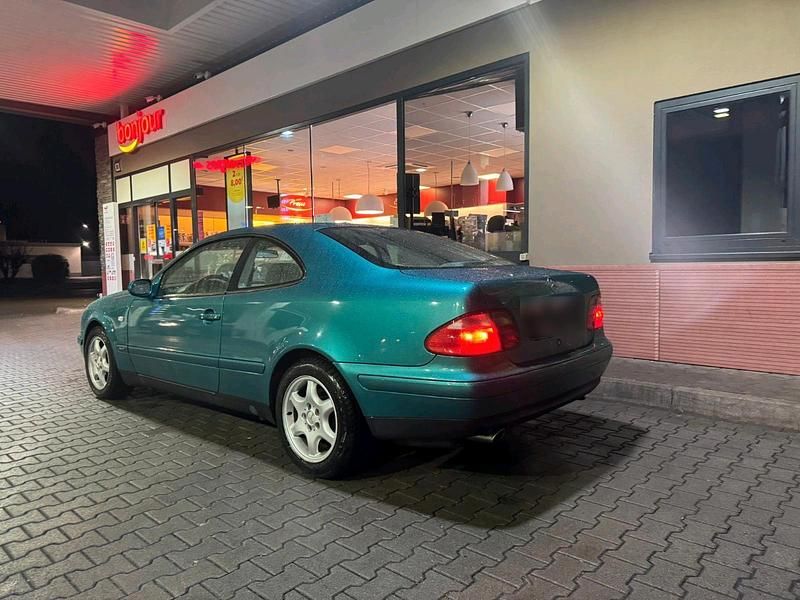Gebraucht Mercedes CLK230 190 PS (139 kW) 1999 Grün Coupé
