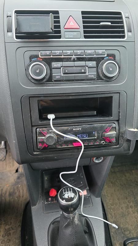 Gebraucht VW Touran 140 PS (102 kW) 2011 Blau Van / Kleinbus