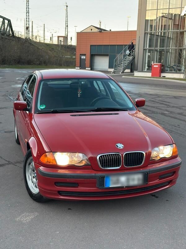 Rot Gebraucht 1999 BMW 316 Limousine | 2.500 € - Bild 1/4