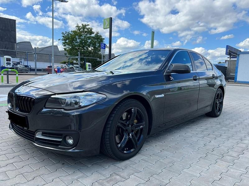 Grau Gebraucht 2015 BMW 530 Limousine | 22.990 € (Fairer Preis) - Bild 1/4
