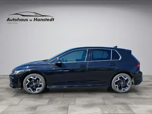 Gebraucht VW Golf VIII R-line 150 PS (110 kW) 2025 Schwarz Limousine