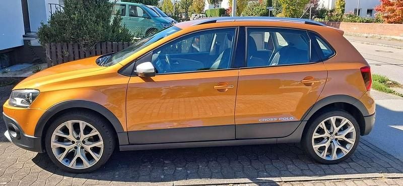 Orange Gebraucht 2017 VW Polo Limousine | 8.500 € (Superpreis) - Bild 1/4