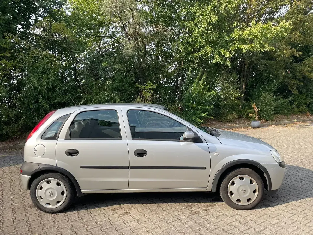 Gebraucht Opel Corsa 75 PS (55 kW) 2001 Silber Kleinwagen