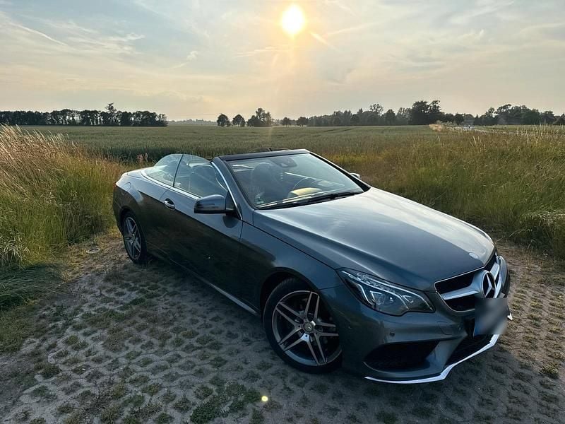 Grau Gebraucht 2016 Mercedes E320 AMG line Cabrio | 29.500 € (Fairer Preis) - Bild 1/4