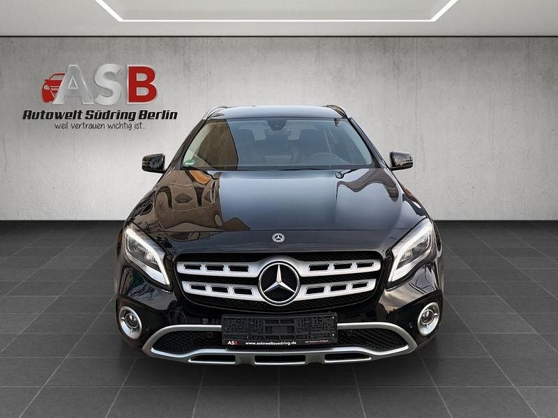 Gebraucht Mercedes GLA180 122 PS (89 kW) 2017 Schwarz SUV