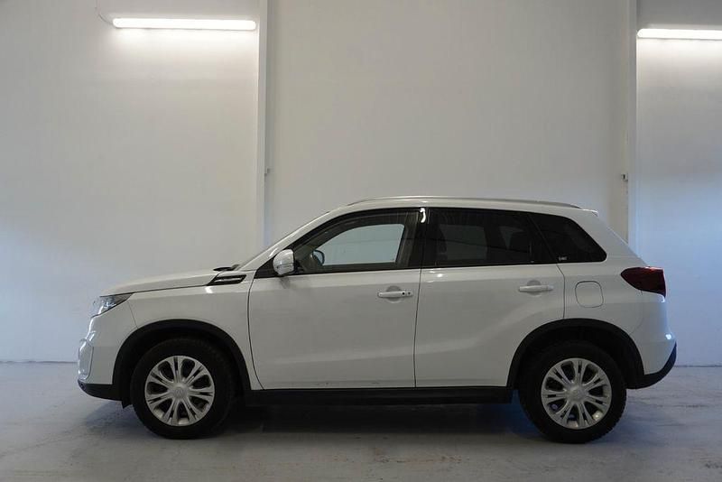 Gebraucht Suzuki Vitara Adventure 140 PS (102 kW) 2019 Weiß SUV