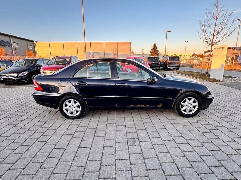 Gebraucht Mercedes C180 Elegance 129 PS (94 kW) 2001 Blau Limousine