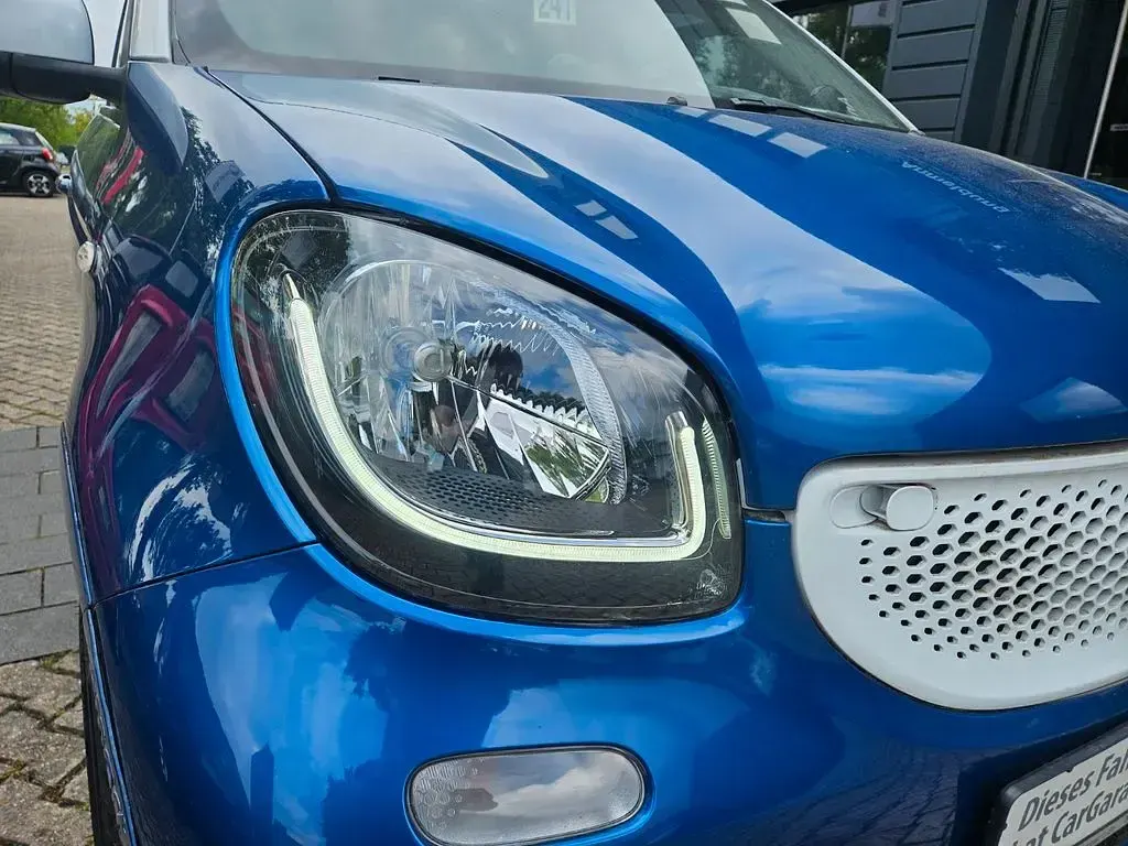 Używany Smart ForFour Prime 90 KM (66 kW) 2016 Biały Hatchback