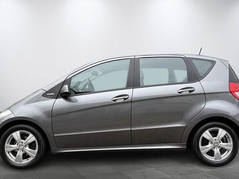 Gebraucht Mercedes A160 95 PS (69 kW) 2011 Grau Limousine