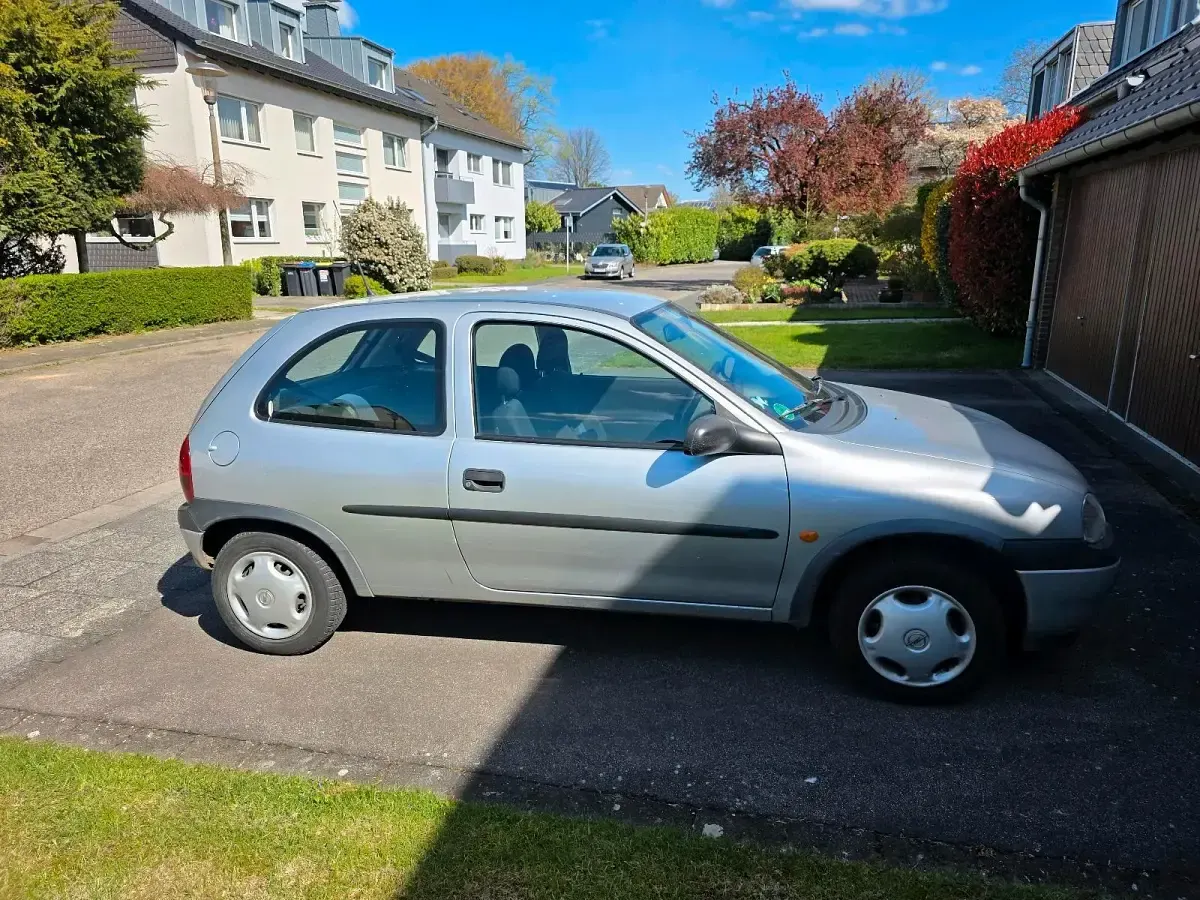 Gebraucht Opel Corsa 47 PS (34 kW) 1999 Silber Kleinwagen