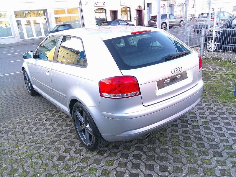 Gebraucht Audi A3 Attraction 102 PS (75 kW) 2006 Silber Kleinwagen