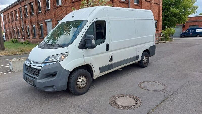 Weiß Gebraucht 2015 Citroën Jumper Van / Kleinbus | 5.900 € - Bild 1/4