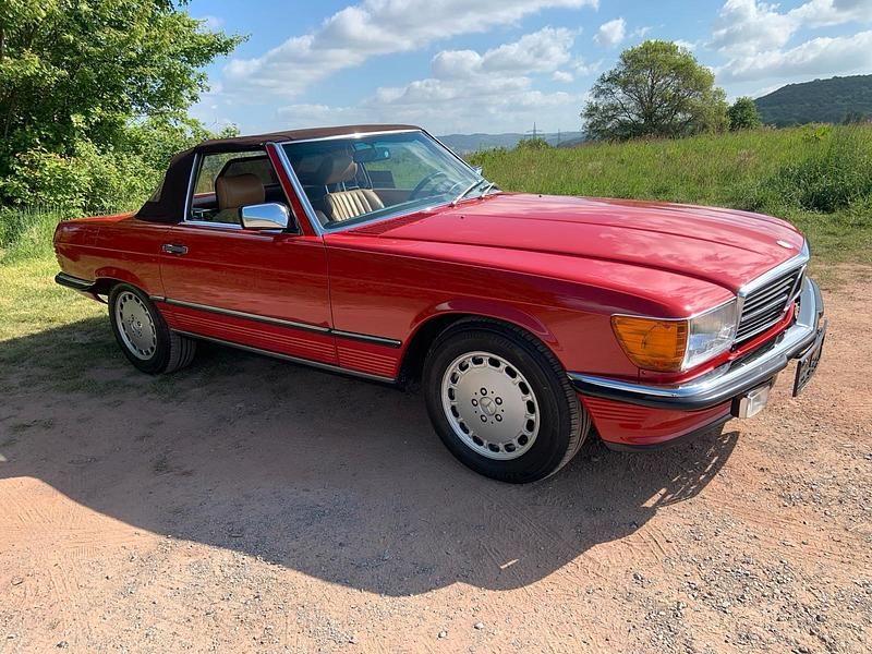 Gebraucht Mercedes 560 231 PS (169 kW) 1987 Rot Cabrio